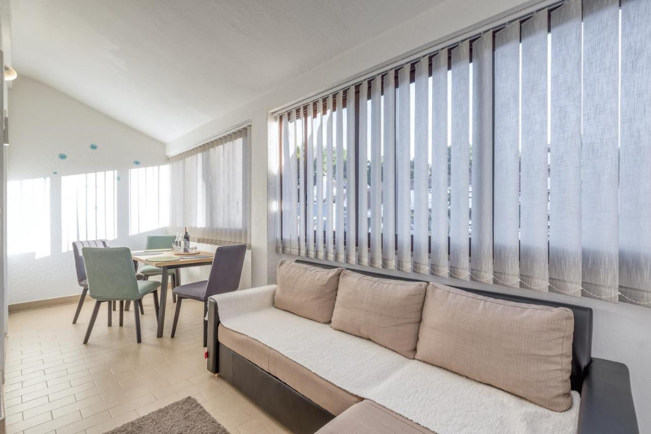 Apartment Lucijan โปเรช ภายนอก รูปภาพ