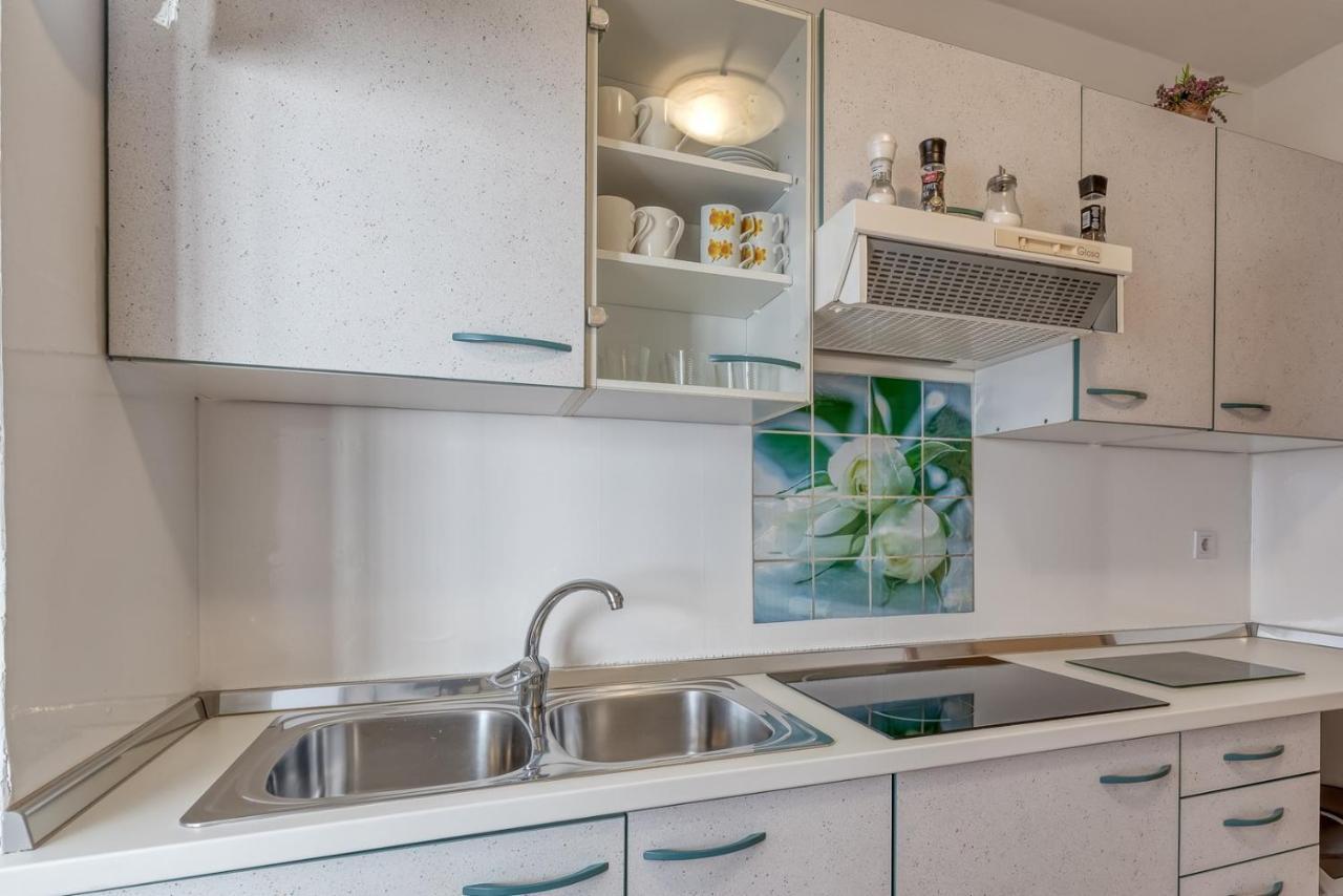 Apartment Lucijan โปเรช ภายนอก รูปภาพ